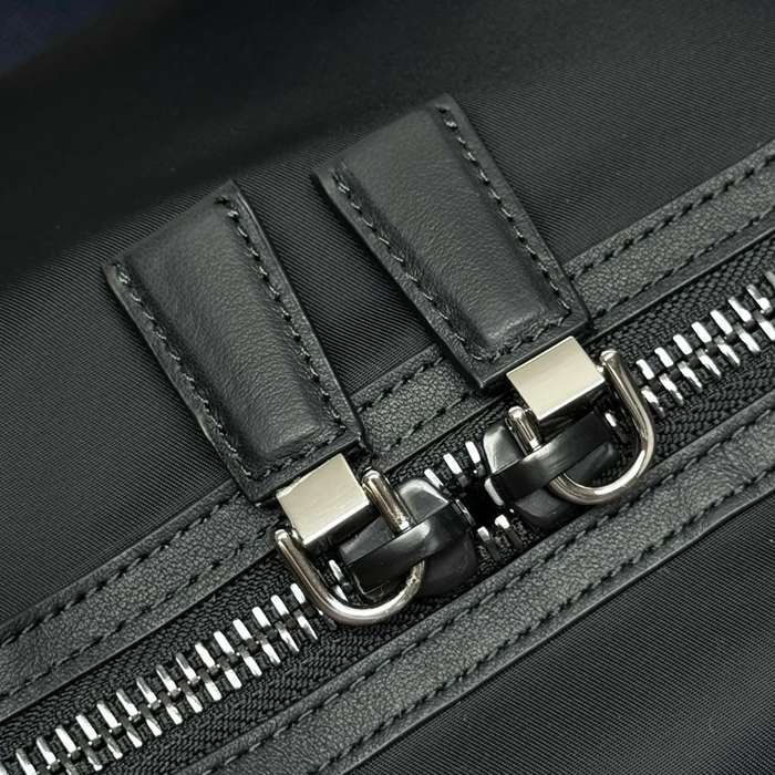 PRADA 2VC040B ナイロントラベルバッグ サイズ:44.5x40x24cm