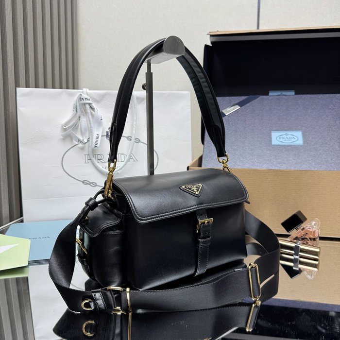 PRADA 1BD394 羊皮メッセンジャー 黒 サイズ:30x14x10cm
