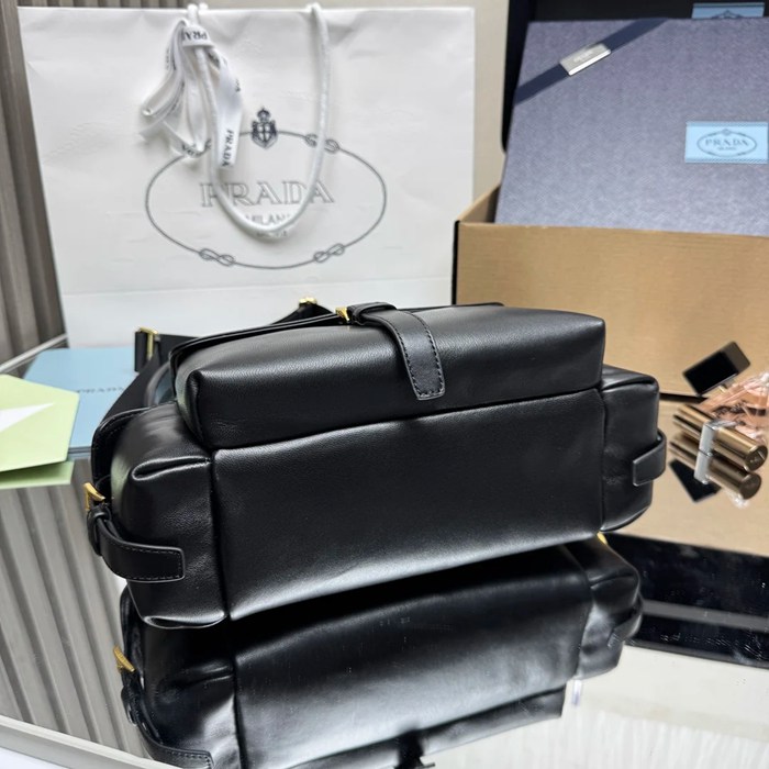 PRADA 1BD394 羊皮メッセンジャー 黒 サイズ:30x14x10cm