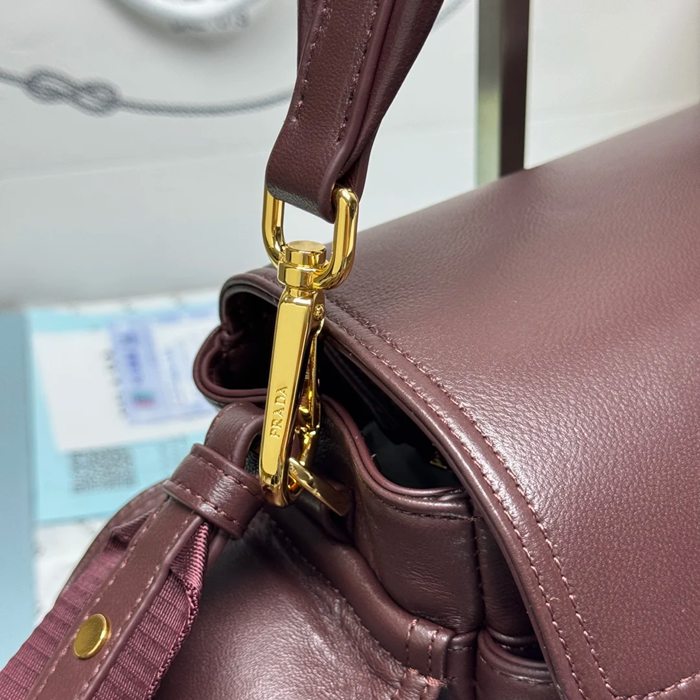 PRADA 1BD394 羊皮メッセンジャー ワインレッド サイズ:30x14x10cm
