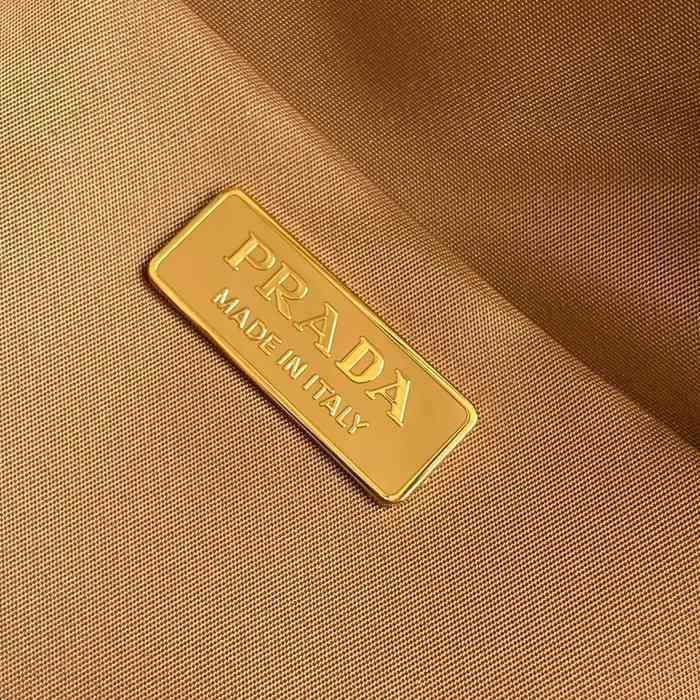 PRADA 1BD394 メッセンジャー 小 サイズ:30x14x10cm