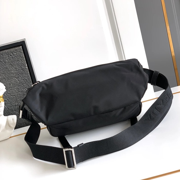 PRADA 2VH171 フラップショルダー ミニメッセンジャー サイズ:20x13cm