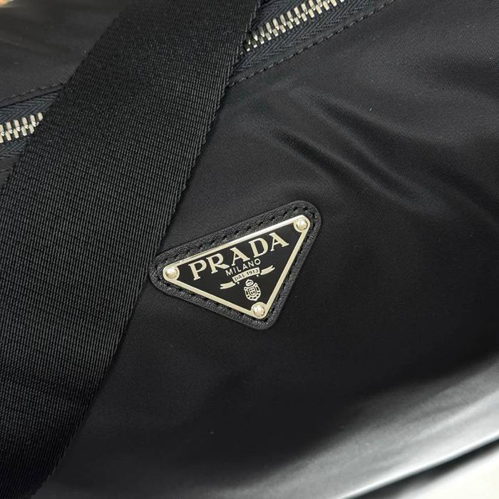 PRADA 2VH204 エクスプロアバッグ エクスプローラー サイズ:43x29.5x15cm
