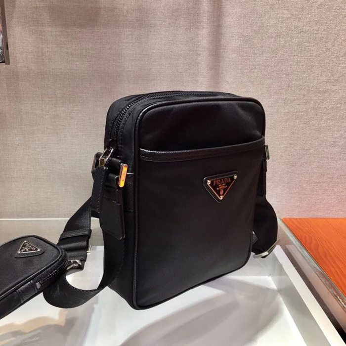 PRADA 2VH112 ナイロン3in1斜め掛け サイズ:20x16cm