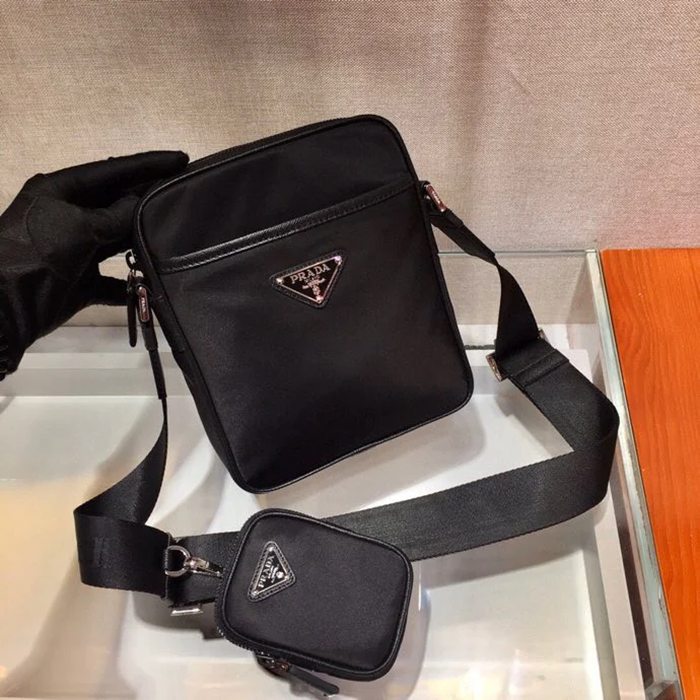 PRADA 2VH112 ナイロン3in1斜め掛け サイズ:20x16cm
