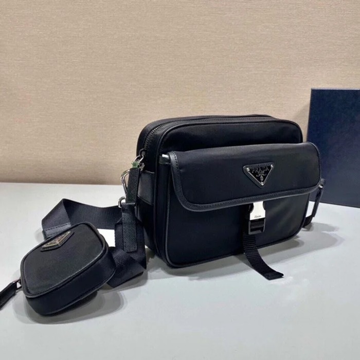 PRADA 2VH133B ナイロン3in1メッセンジャー サイズ:22x16cm