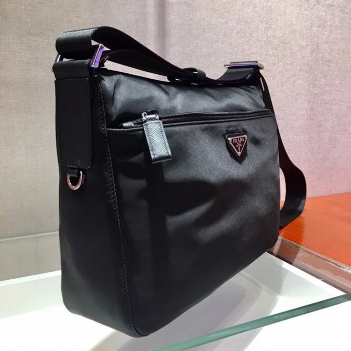 PRADA 1BC421 ファブリックメッセンジャー サイズ:31x23cm