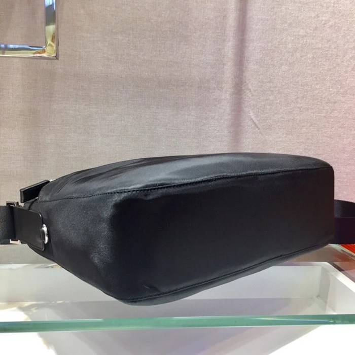 PRADA 1BC421 ファブリックメッセンジャー サイズ:31x23cm