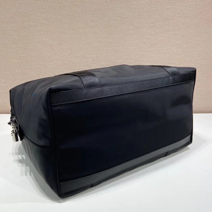 PRADA 2VC796 ナイロントラベルバッグ サイズ:44.5x40x24cm