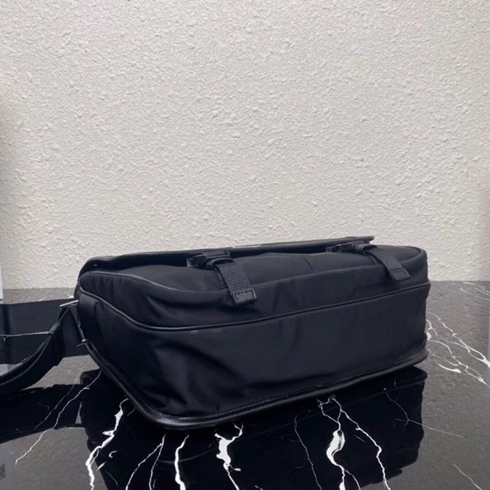 PRADA 2VD768 ナイロンフラップ斜め掛け サイズ:32x24x12cm
