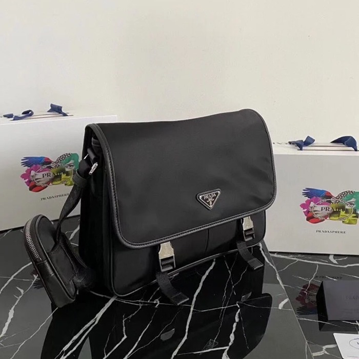 PRADA 2VD768B ナイロンフラップ斜め掛け サイズ:32x24x12cm