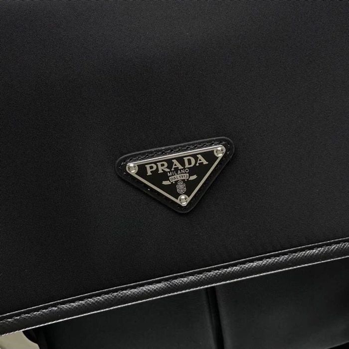 PRADA 2VD768A ナイロンフラップ斜め掛け サイズ:32x24x12cm