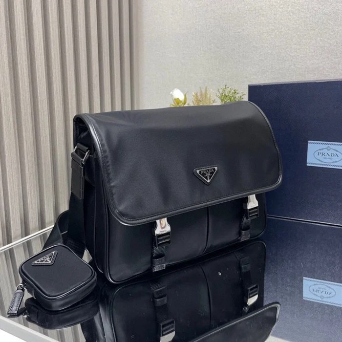 PRADA 2VD768A ナイロンフラップ斜め掛け サイズ:32x24x12cm
