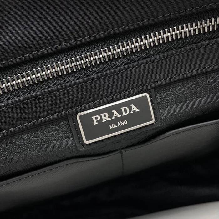 PRADA 2VD768A ナイロンフラップ斜め掛け サイズ:32x24x12cm