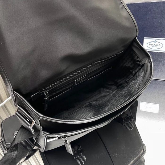 PRADA 2VD768A ナイロンフラップ斜め掛け サイズ:32x24x12cm