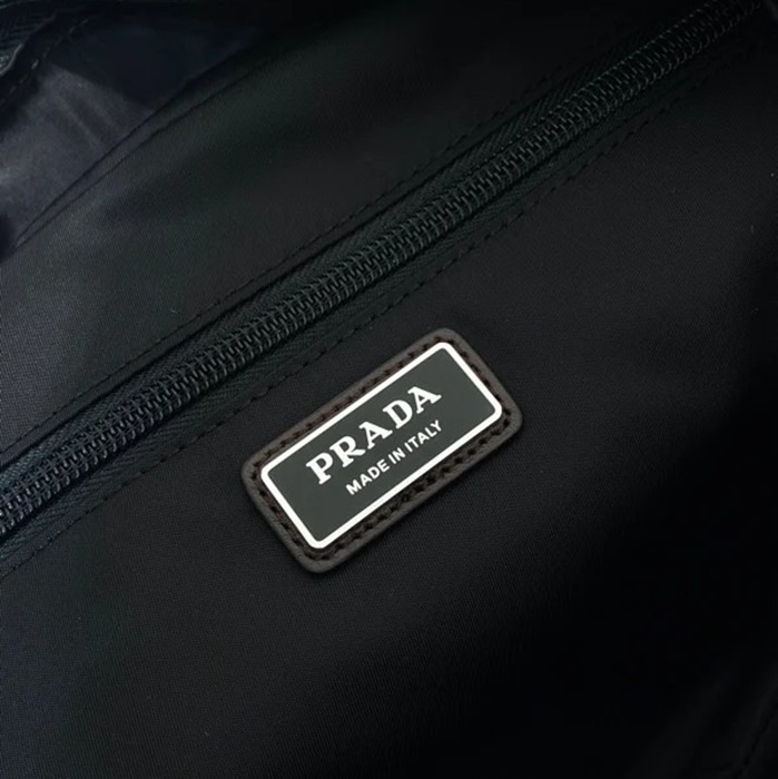 PRADA 2VH201 リナイロンメッセンジャー サイズ:30x22x10cm