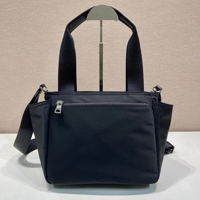 PRADA 1BG582 ナイロンマミーバッグ 斜め掛け サイズ:26x22x13cm
