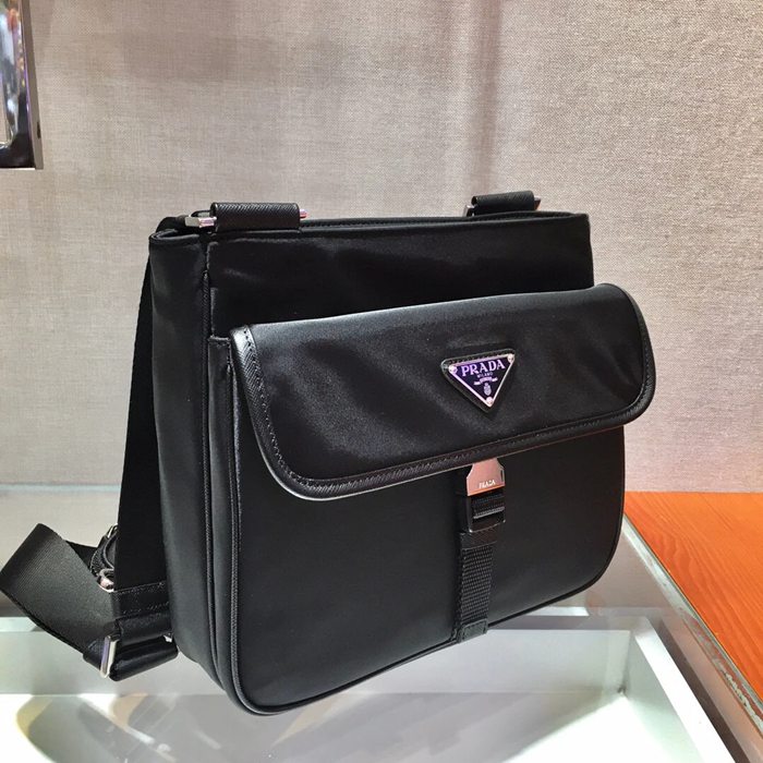 PRADA 2VH110 3in1ナイロン斜め掛け サイズ:25x22cm