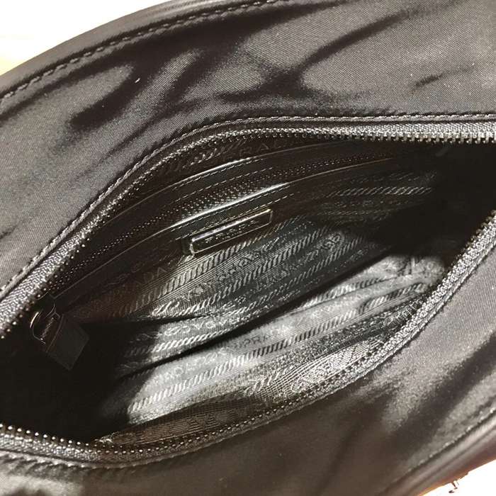 PRADA 2VH110 3in1ナイロン斜め掛け サイズ:25x22cm