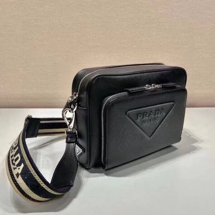 PRADA 2VH152 刺繍テープ斜め掛け サイズ:24x18cm