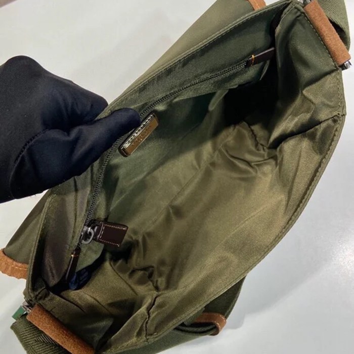 PRADA 2VD052A リナイロンメッセンジャー 大 サイズ:30x27.5x14.5cm