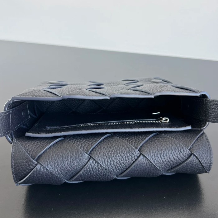 BOTTEGA VENETA BV 795637 ディアゴ斜め掛け サイズ:22.5x16.5x5.5cm