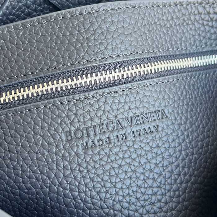BOTTEGA VENETA BV 795637 ディアゴ斜め掛け サイズ:22.5x16.5x5.5cm
