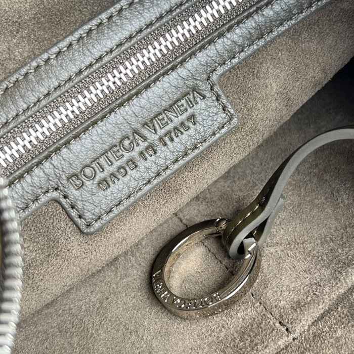 BOTTEGA VENETA BV 815748 トラベラーダーホーボー サイズ:35x29.5x8.5cm