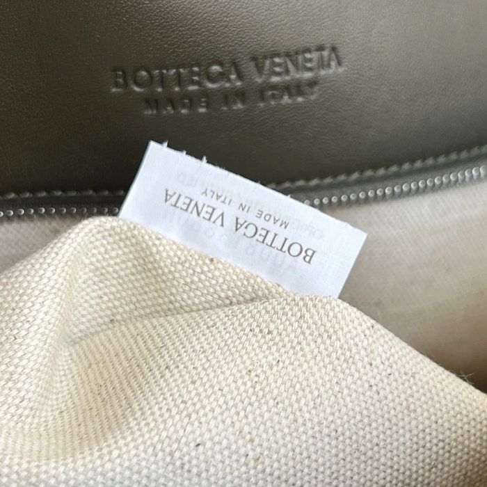 BOTTEGA VENETA BV 805969 メンズアンディアーモ サイズ:43x32x20cm