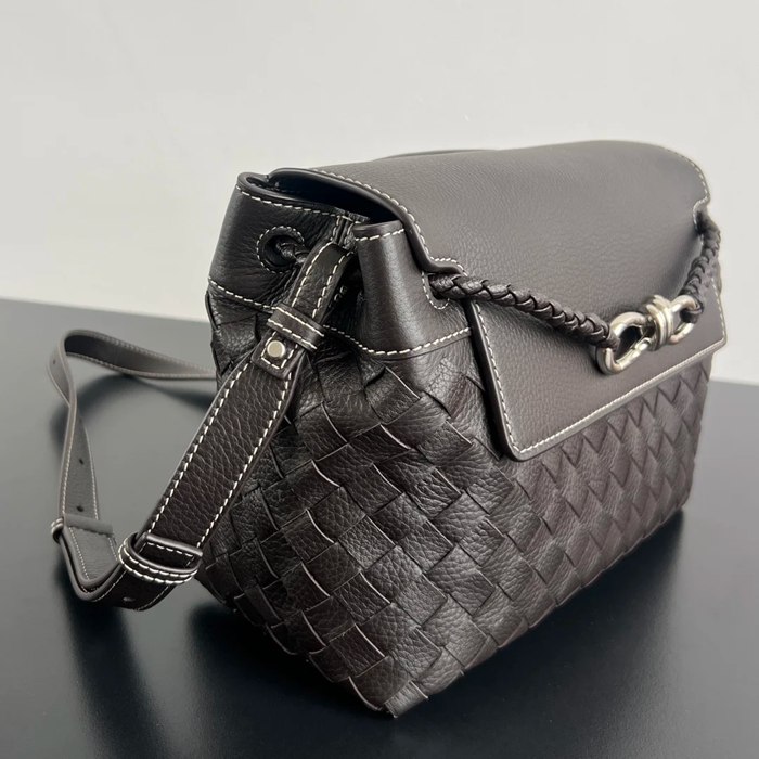 BOTTEGA VENETA BV 815781 粒面スモールアンディアーモ サイズ:29x20x13cm