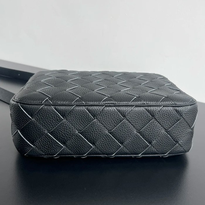 BOTTEGA VENETA BV 755925 メンズカメラバッグ サイズ:29x19.5x7.5cm
