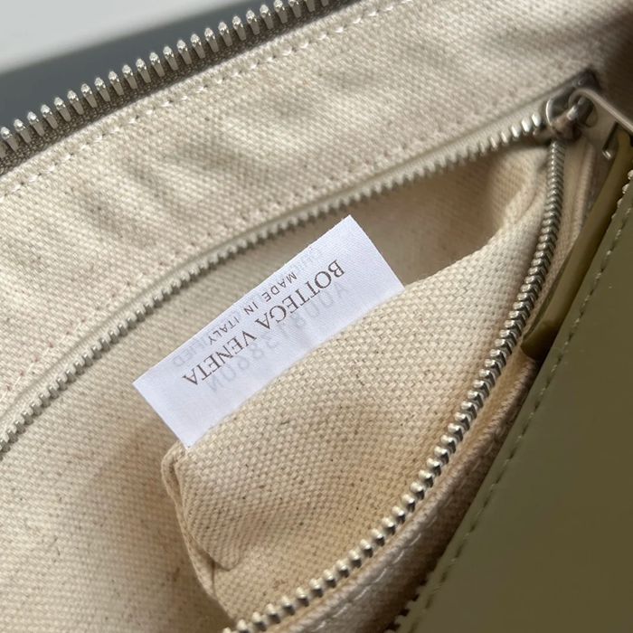 BOTTEGA VENETA BV 836016 スエードトリベッカ弁当箱バッグ サイズ:30.5x20cm