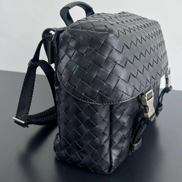 BOTTEGA VENETA BV 776524 柔らか牛皮編みハンドバッグ ポスティーノ サイズ:30x22x11.5cm