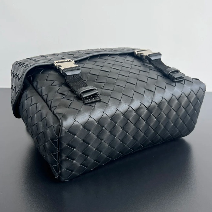 BOTTEGA VENETA BV 776524 柔らか牛皮編みハンドバッグ ポスティーノ サイズ:30x22x11.5cm