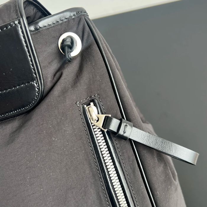 BOTTEGA VENETA BV 806160 ナイロンリュック サイズ:43x30x15cm
