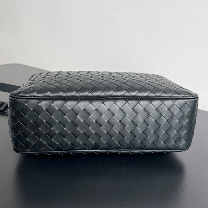 BOTTEGA VENETA BV 843857 新作ダブルポケットカメラバッグ サイズ:37x26x13cm