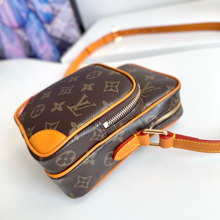 LOUIS VUITTON M14014 アマゾーヌ 斜め掛け サイズ:20x13.5cm