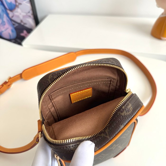 LOUIS VUITTON M14014 アマゾーヌ 斜め掛け サイズ:20x13.5cm