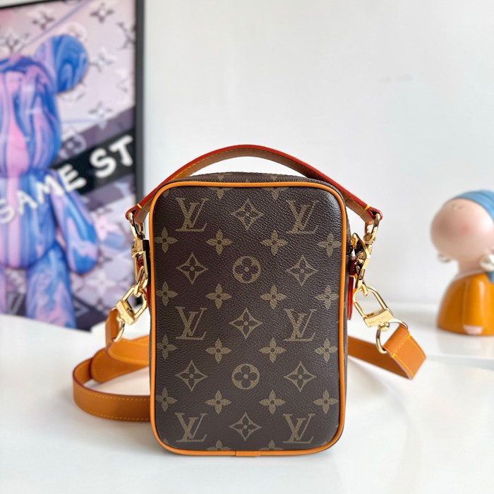 LOUIS VUITTON M14013 ダニューブ 斜め掛け サイズ:21x16cm