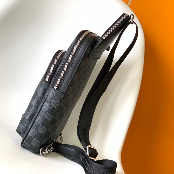 LOUIS VUITTON M46344 アベニュー ショルダー サイズ:31x20x10cm
