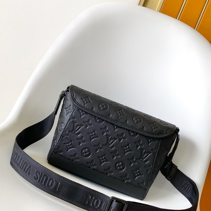 LOUIS VUITTON M14874 パルス メッセンジャー サイズ:26.6x17x11cm