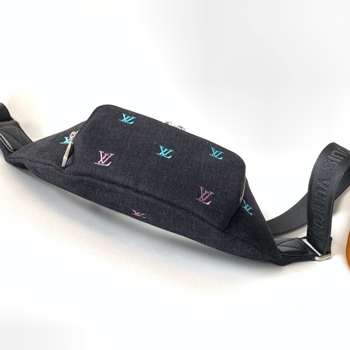 LOUIS VUITTON M13961 グラデーションデニムウエストバッグ サイズ:37x14x13cm