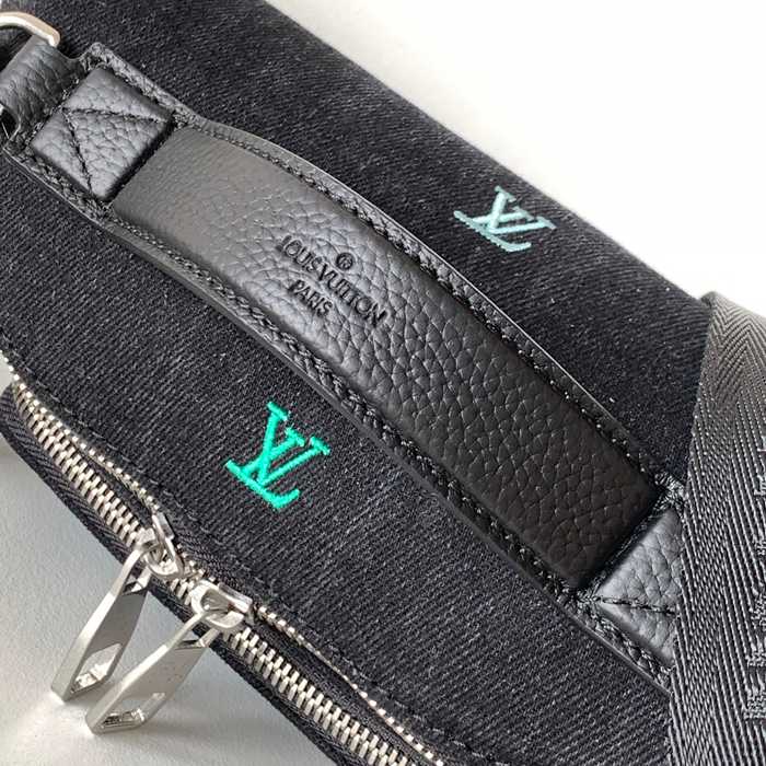 LOUIS VUITTON M13961 グラデーションデニムウエストバッグ サイズ:37x14x13cm