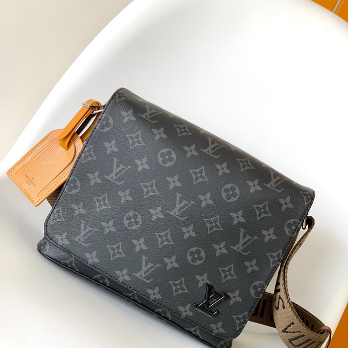 LOUIS VUITTON M45627 ディストリクト メッセンジャー サイズ:25x22cm