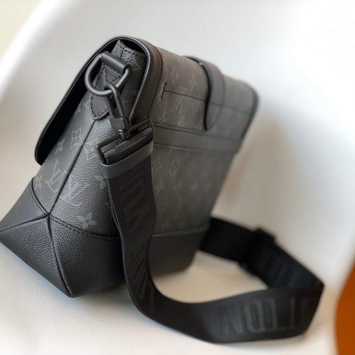 LOUIS VUITTON M45911 メッセンジャー サイズ:36x23x11cm