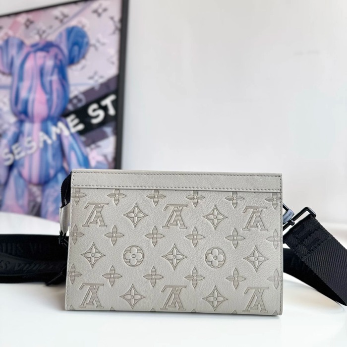 LOUIS VUITTON M81115 ガストンウェアラブルウォレット サイズ:22x14.5x4.5cm