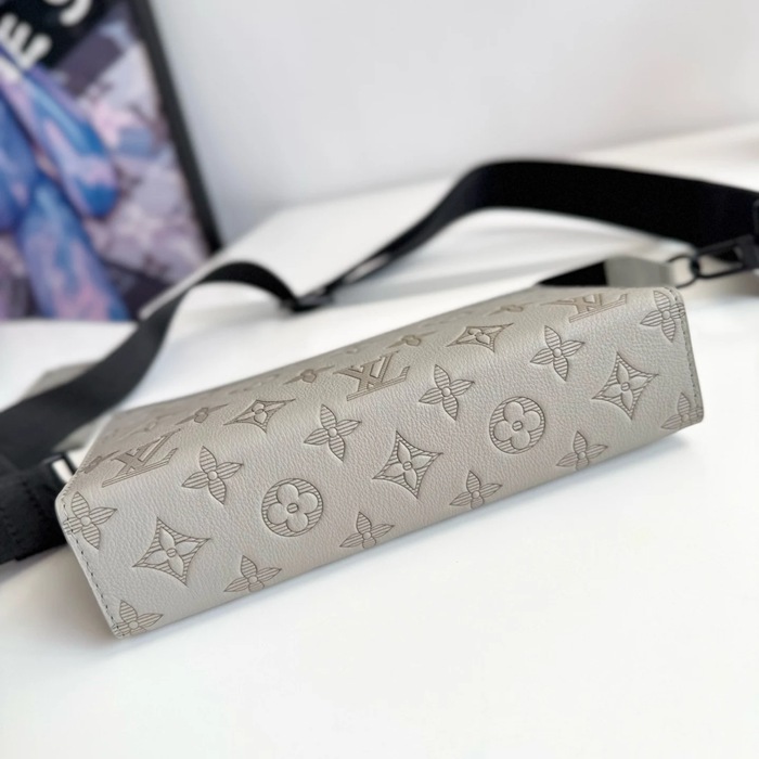 LOUIS VUITTON M81115 ガストンウェアラブルウォレット サイズ:22x14.5x4.5cm