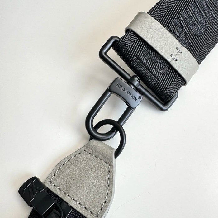 LOUIS VUITTON M81115 ガストンウェアラブルウォレット サイズ:22x14.5x4.5cm