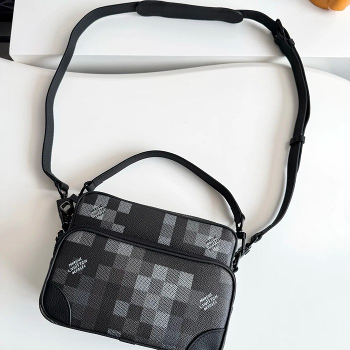LOUIS VUITTON M14988 ニル メッセンジャー サイズ:25x17.5x11cm