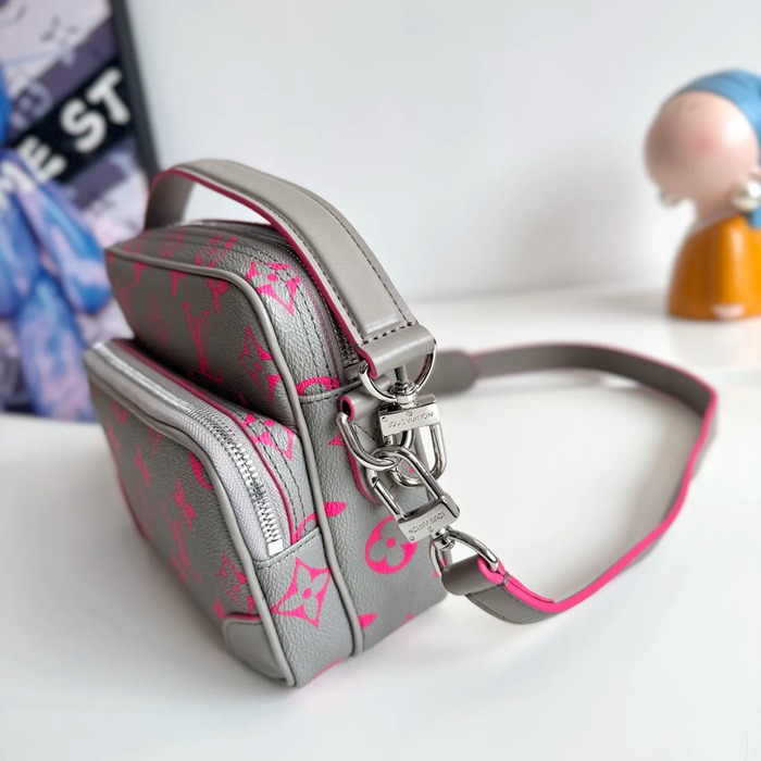 LOUIS VUITTON M15024 ニル メッセンジャー サイズ:25x17.5x11cm